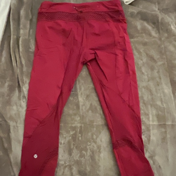 Red crop Lululemon Leggings size 8 - Picture 1 of 4
